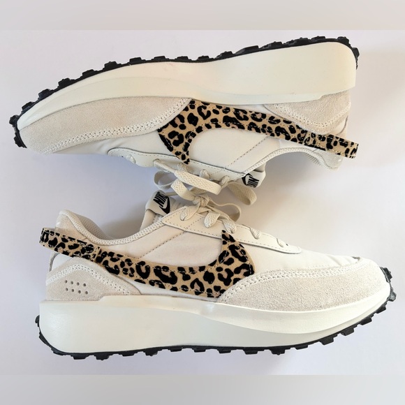 Nike Women’s 8 Waffle Debut Suede Leopard Accent Casual Athletic Style Sneakers - Picture 4 of 10